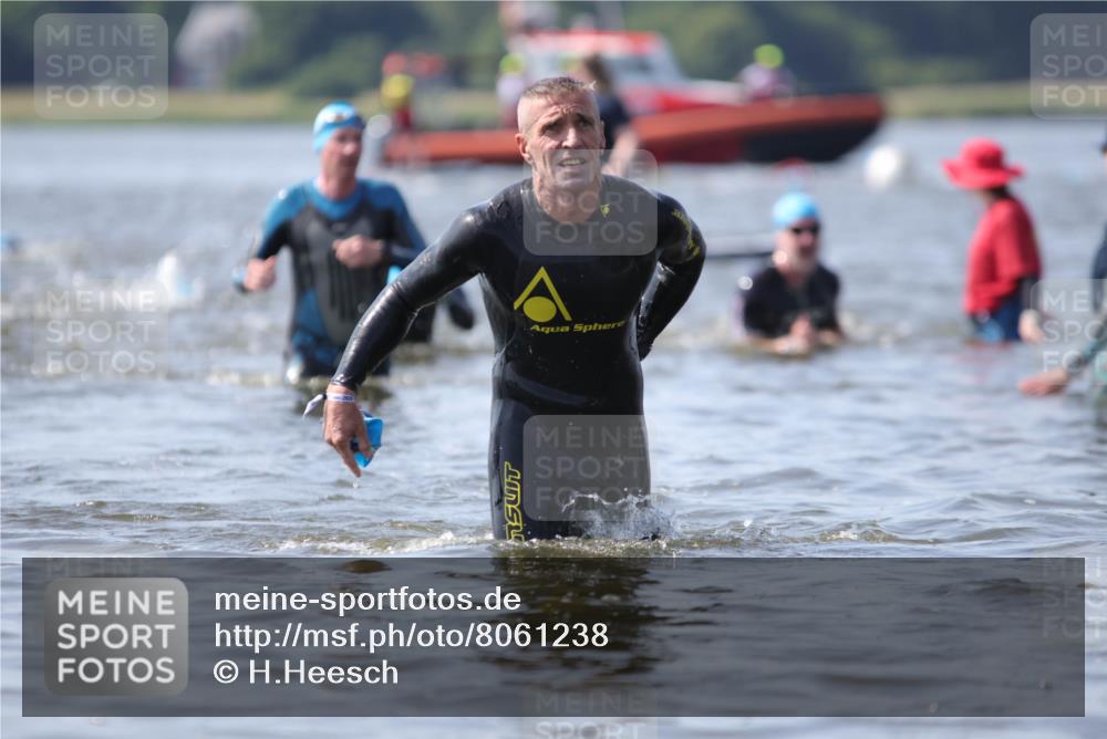 22.06.2025 - Viking Triathlon H.Heesch http://msf.ph/oto/8061238 22.06.2025 10:40:05 Schwimmen 248, 283, 379, 394, 487, 538, 553 meine-sportfotos.de