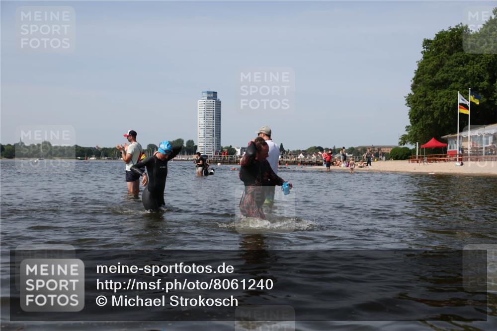 22.06.2025 - Viking Triathlon Michael Strokosch http://msf.ph/oto/8061240 22.06.2025 10:45:34 Schwimmen 102, 108, 197, 466, 519, 605 meine-sportfotos.de