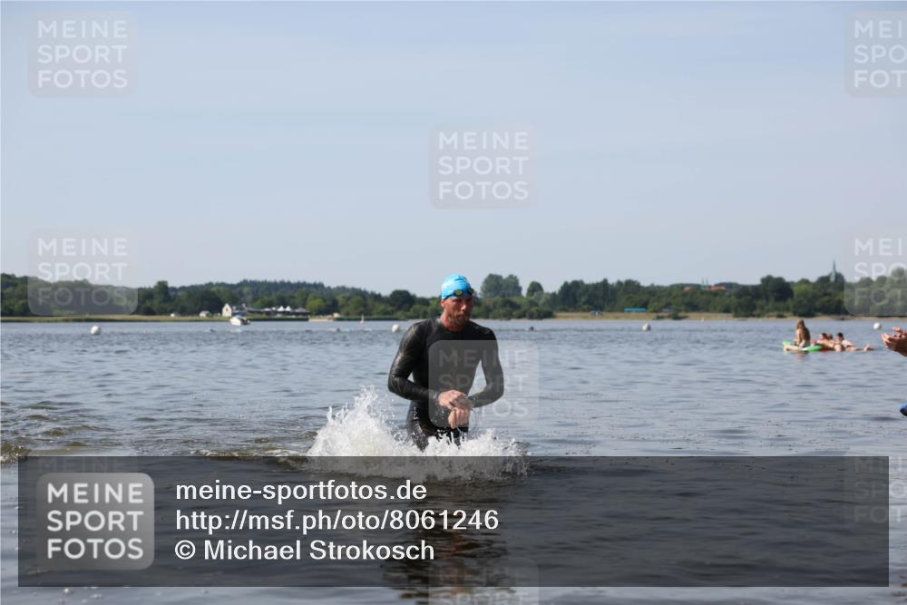 22.06.2025 - Viking Triathlon Michael Strokosch http://msf.ph/oto/8061246 22.06.2025 10:25:18 Schwimmen 122, 641 meine-sportfotos.de