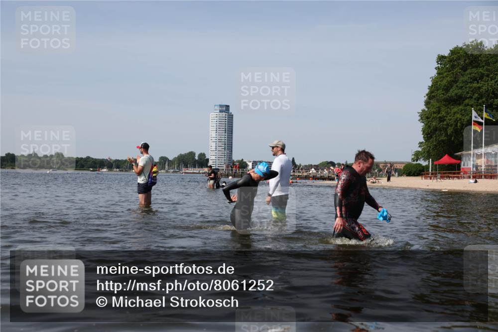 22.06.2025 - Viking Triathlon Michael Strokosch http://msf.ph/oto/8061252 22.06.2025 10:45:35 Schwimmen 102, 108, 197, 466, 519 meine-sportfotos.de