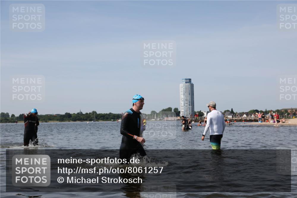 22.06.2025 - Viking Triathlon Michael Strokosch http://msf.ph/oto/8061257 22.06.2025 10:45:41 Schwimmen 95, 197, 360, 425, 466, 519 meine-sportfotos.de