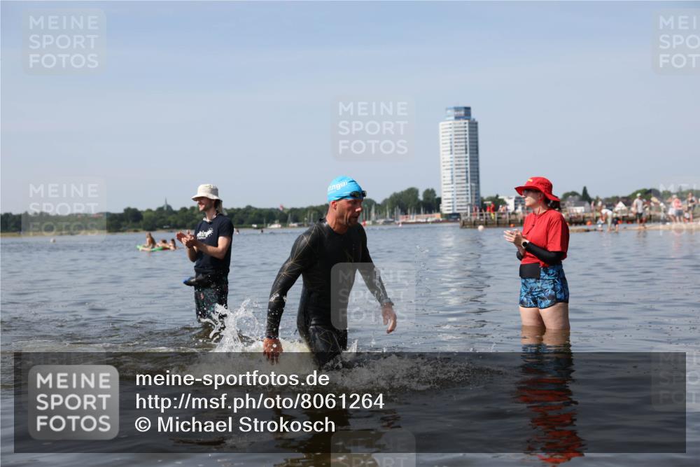 22.06.2025 - Viking Triathlon Michael Strokosch http://msf.ph/oto/8061264 22.06.2025 10:25:22 Schwimmen 122, 641 meine-sportfotos.de