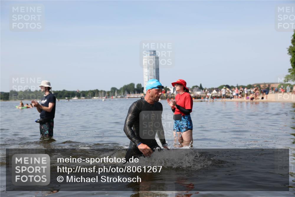 22.06.2025 - Viking Triathlon Michael Strokosch http://msf.ph/oto/8061267 22.06.2025 10:25:22 Schwimmen 122, 641 meine-sportfotos.de