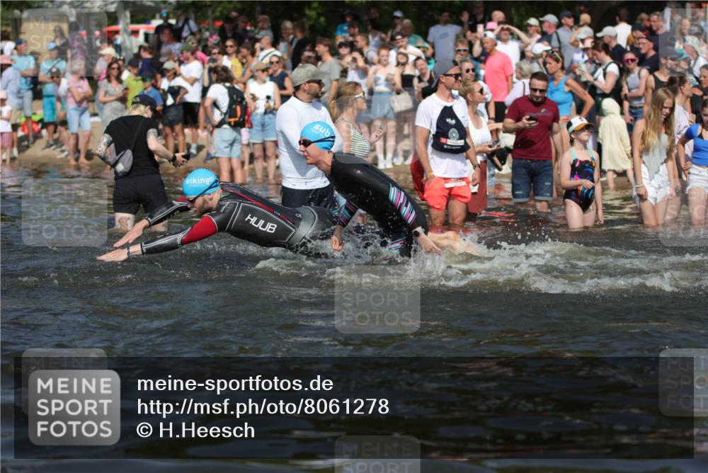 22.06.2025 - Viking Triathlon H.Heesch http://msf.ph/oto/8061278 22.06.2025 10:03:51 Schwimmen 26, 54, 77, 108, 157, 215, 242, 296, 336, 383, 396, 451, 456, 495, 648 meine-sportfotos.de