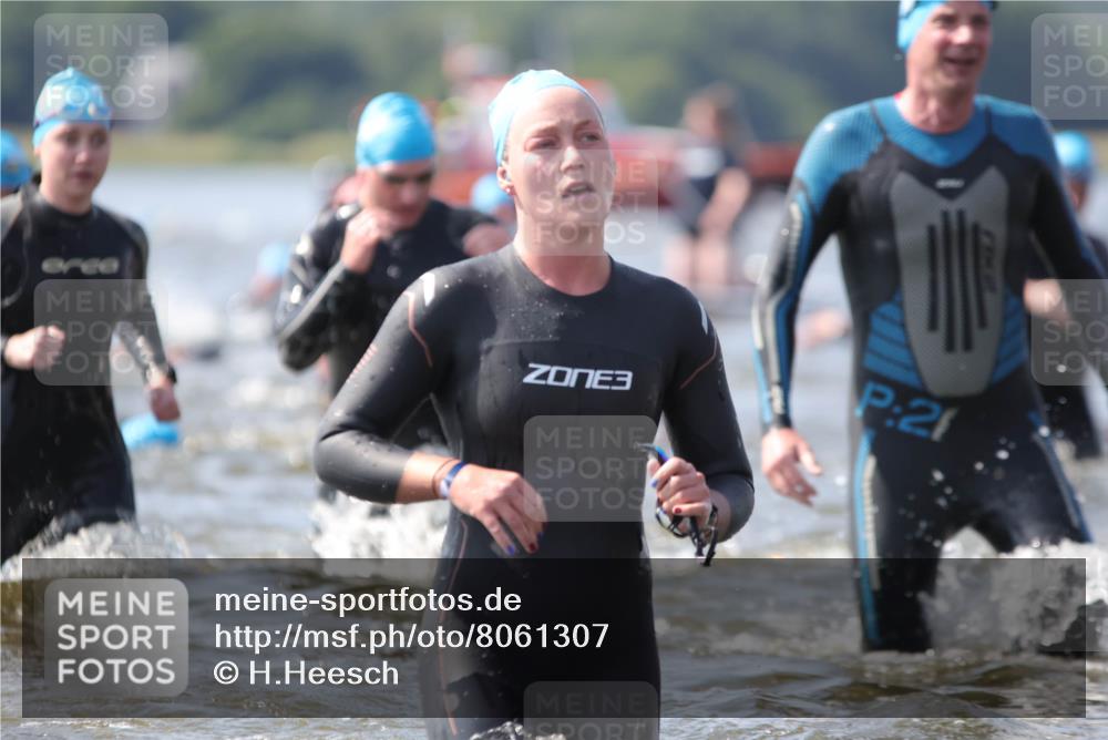 22.06.2025 - Viking Triathlon H.Heesch http://msf.ph/oto/8061307 22.06.2025 10:40:17 Schwimmen 44, 228, 248, 254, 291, 375, 379, 385, 394, 487, 511, 517, 553 meine-sportfotos.de