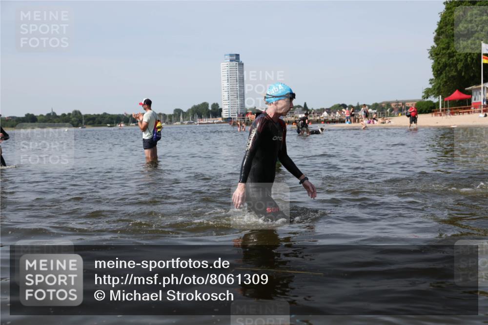 22.06.2025 - Viking Triathlon Michael Strokosch http://msf.ph/oto/8061309 22.06.2025 10:45:48 Schwimmen 95, 360, 372, 425, 468, 519, 621, 633 meine-sportfotos.de