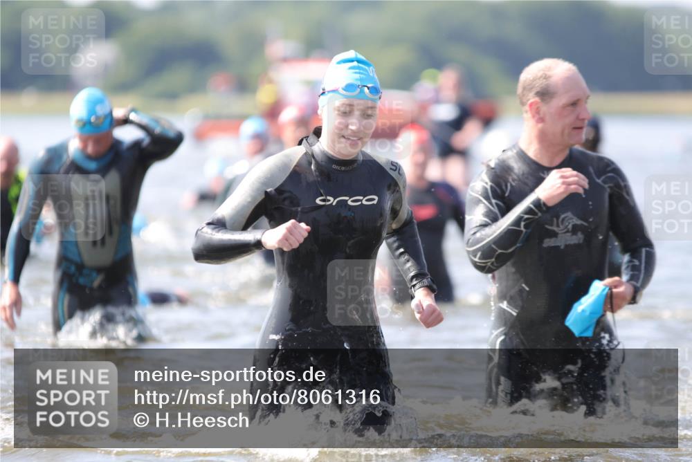 22.06.2025 - Viking Triathlon H.Heesch http://msf.ph/oto/8061316 22.06.2025 10:40:20 Schwimmen 44, 228, 254, 275, 291, 375, 379, 385, 394, 487, 511, 514, 517, 553, 556, 644 meine-sportfotos.de