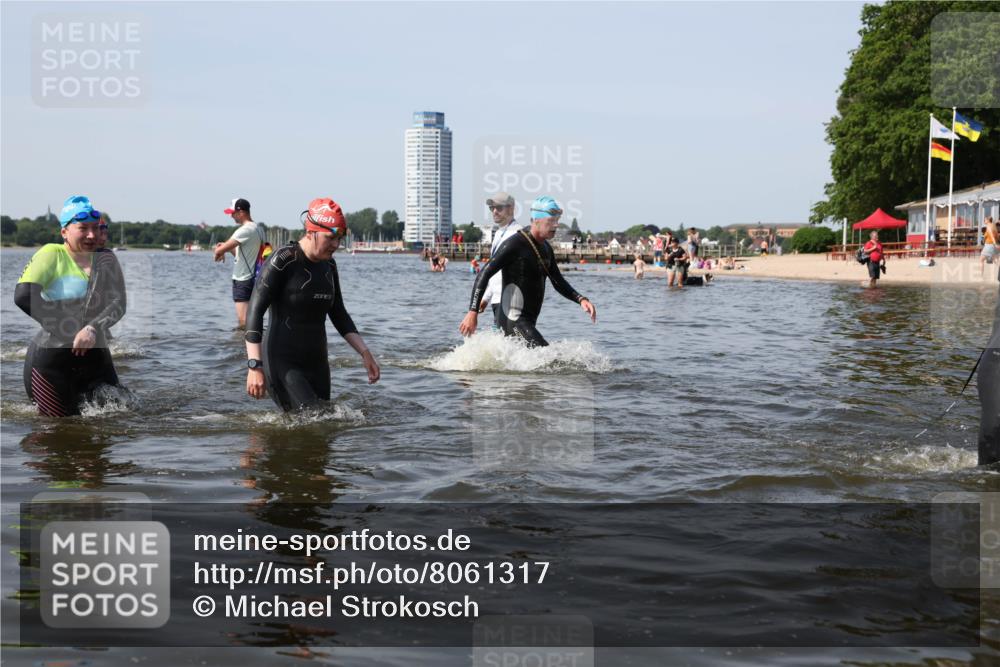 22.06.2025 - Viking Triathlon Michael Strokosch http://msf.ph/oto/8061317 22.06.2025 10:45:54 Schwimmen 95, 217, 342, 360, 372, 425, 468, 615, 621, 633 meine-sportfotos.de