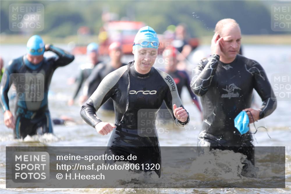 22.06.2025 - Viking Triathlon H.Heesch http://msf.ph/oto/8061320 22.06.2025 10:40:20 Schwimmen 44, 228, 254, 275, 291, 375, 379, 385, 394, 487, 511, 514, 517, 553, 556, 644 meine-sportfotos.de