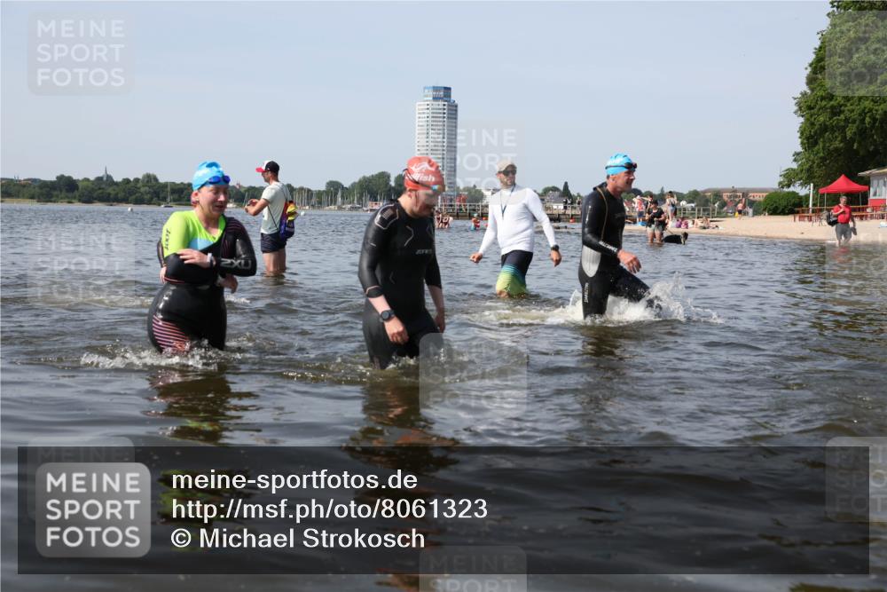 22.06.2025 - Viking Triathlon Michael Strokosch http://msf.ph/oto/8061323 22.06.2025 10:45:55 Schwimmen 95, 217, 342, 360, 372, 425, 468, 615, 621, 633 meine-sportfotos.de
