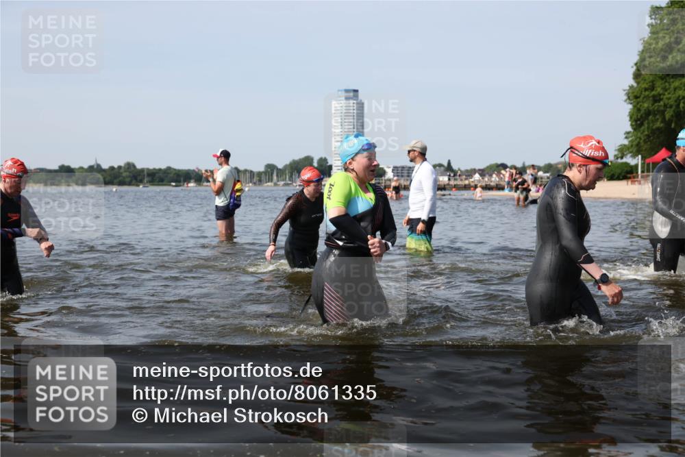 22.06.2025 - Viking Triathlon Michael Strokosch http://msf.ph/oto/8061335 22.06.2025 10:45:56 Schwimmen 95, 217, 342, 360, 372, 425, 468, 525, 615, 621, 633 meine-sportfotos.de