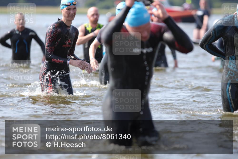 22.06.2025 - Viking Triathlon H.Heesch http://msf.ph/oto/8061340 22.06.2025 10:40:25 Schwimmen 44, 228, 239, 254, 275, 291, 325, 375, 379, 385, 394, 487, 511, 514, 517, 553, 556, 644, 655, 657 meine-sportfotos.de