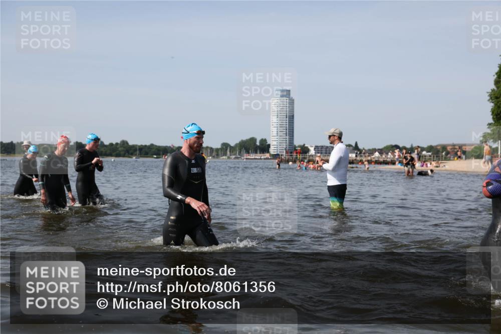 22.06.2025 - Viking Triathlon Michael Strokosch http://msf.ph/oto/8061356 22.06.2025 10:46:00 Schwimmen 217, 342, 360, 372, 468, 525, 615, 621, 633, 647 meine-sportfotos.de