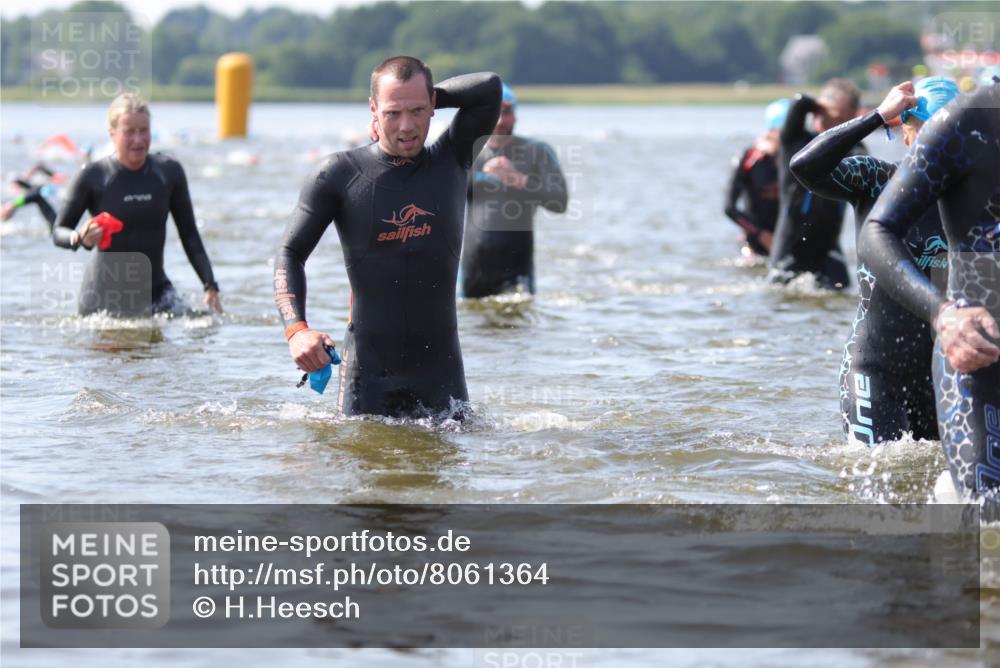 22.06.2025 - Viking Triathlon H.Heesch http://msf.ph/oto/8061364 22.06.2025 10:40:31 Schwimmen 44, 228, 235, 239, 254, 266, 275, 291, 325, 361, 375, 385, 462, 511, 514, 517, 556, 644, 655, 657 meine-sportfotos.de