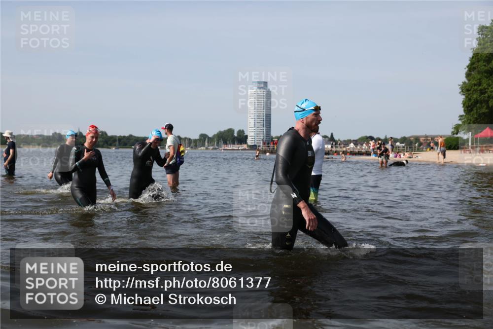 22.06.2025 - Viking Triathlon Michael Strokosch http://msf.ph/oto/8061377 22.06.2025 10:46:01 Schwimmen 217, 342, 360, 372, 468, 525, 615, 621, 633, 647 meine-sportfotos.de
