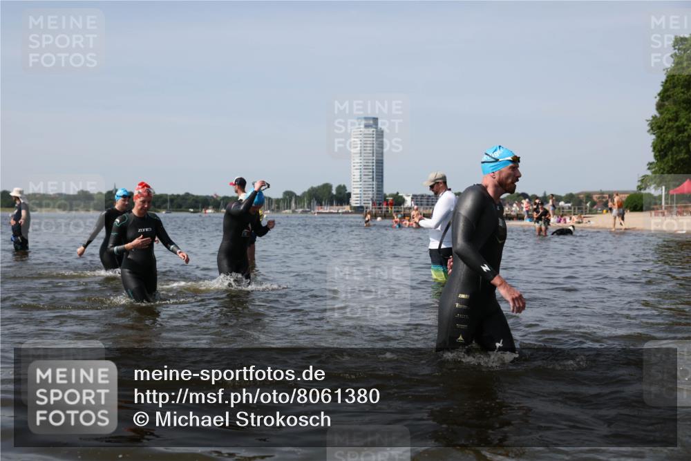 22.06.2025 - Viking Triathlon Michael Strokosch http://msf.ph/oto/8061380 22.06.2025 10:46:02 Schwimmen 217, 342, 360, 372, 468, 525, 615, 621, 633, 647 meine-sportfotos.de