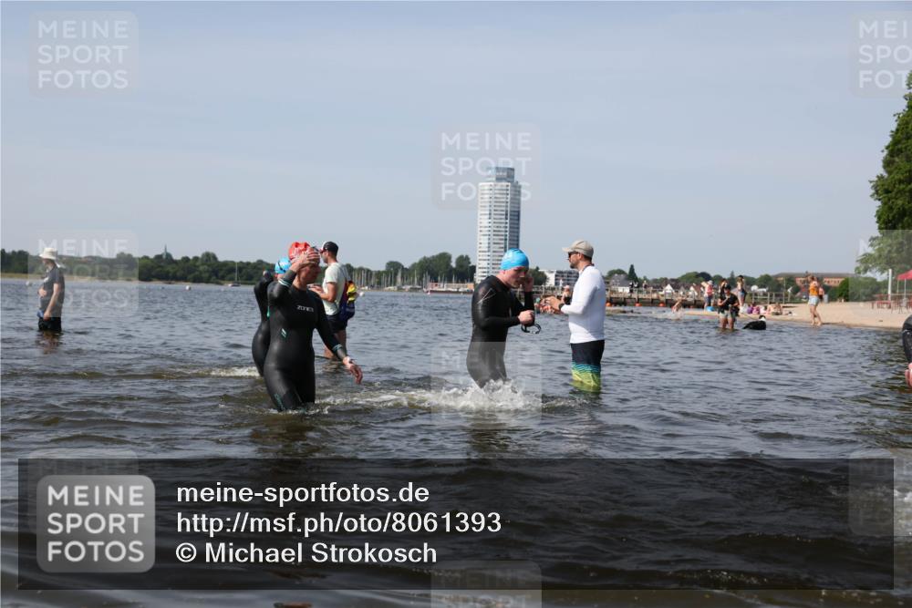 22.06.2025 - Viking Triathlon Michael Strokosch http://msf.ph/oto/8061393 22.06.2025 10:46:03 Schwimmen 144, 217, 342, 372, 468, 525, 615, 621, 633, 647 meine-sportfotos.de