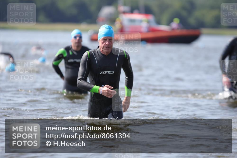 22.06.2025 - Viking Triathlon H.Heesch http://msf.ph/oto/8061394 22.06.2025 10:40:47 Schwimmen 59, 235, 239, 266, 361, 389, 397, 462, 530, 655 meine-sportfotos.de