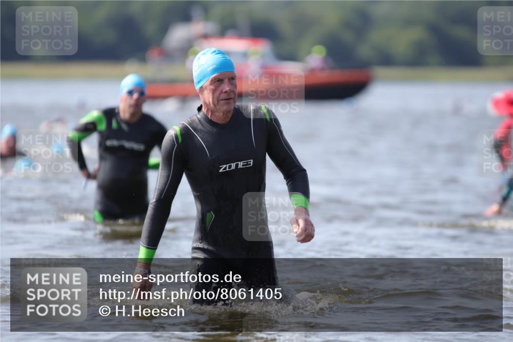 22.06.2025 - Viking Triathlon H.Heesch http://msf.ph/oto/8061405 22.06.2025 10:40:49 Schwimmen 59, 235, 239, 266, 361, 389, 397, 462, 530, 655 meine-sportfotos.de