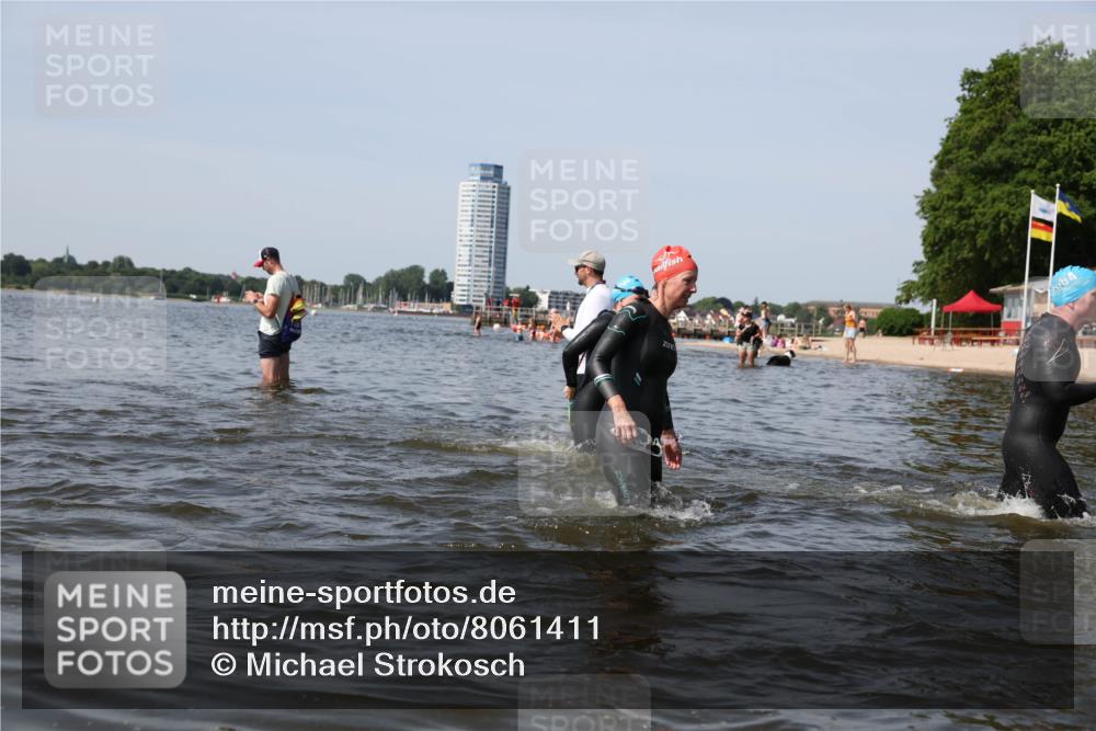 22.06.2025 - Viking Triathlon Michael Strokosch http://msf.ph/oto/8061411 22.06.2025 10:46:05 Schwimmen 121, 144, 217, 342, 372, 468, 525, 615, 621, 633, 647 meine-sportfotos.de