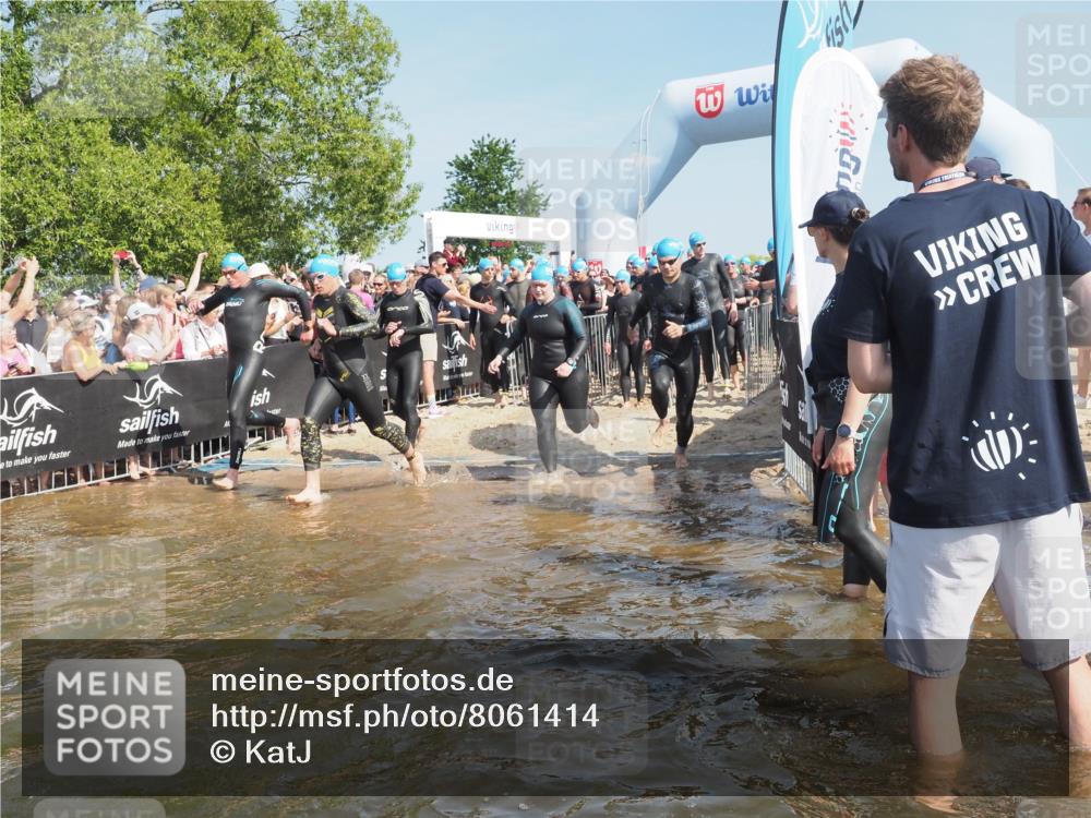 22.06.2025 - Viking Triathlon KatJ http://msf.ph/oto/8061414 22.06.2025 10:00:57 Schwimmen 50, 90, 113, 124, 132, 236, 243, 258, 300, 301, 347, 352, 384, 652, 658 meine-sportfotos.de