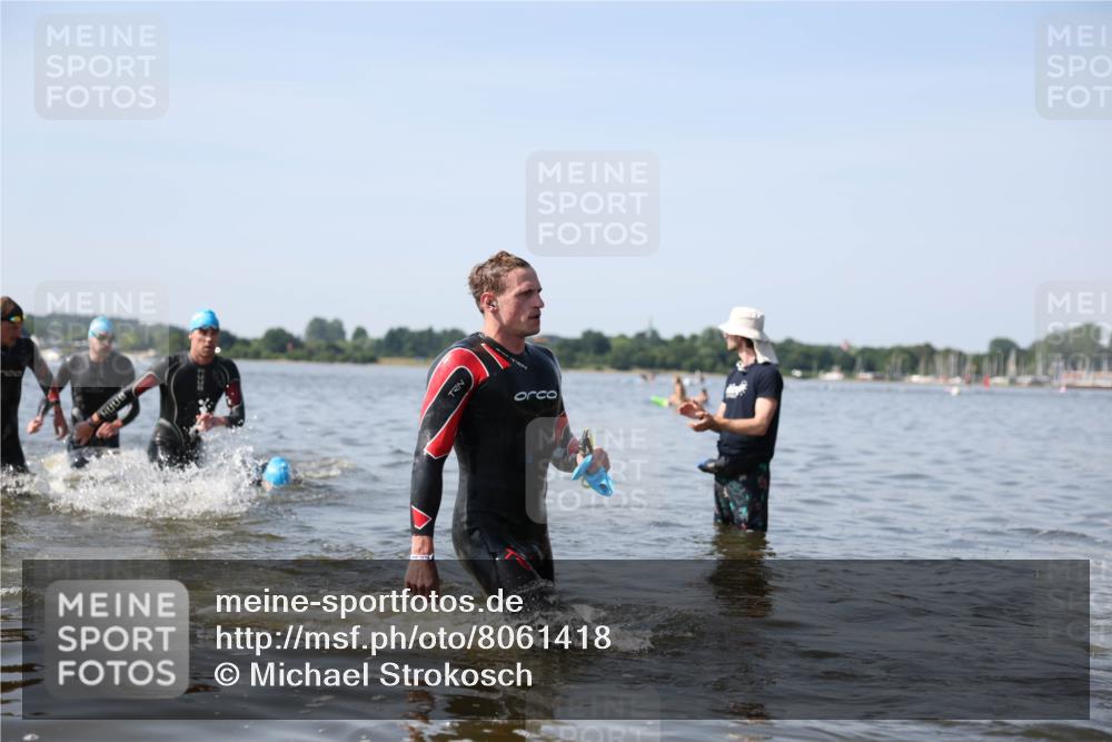 22.06.2025 - Viking Triathlon Michael Strokosch http://msf.ph/oto/8061418 22.06.2025 10:25:41 Schwimmen 2, 10, 420, 455, 485, 544, 557 meine-sportfotos.de