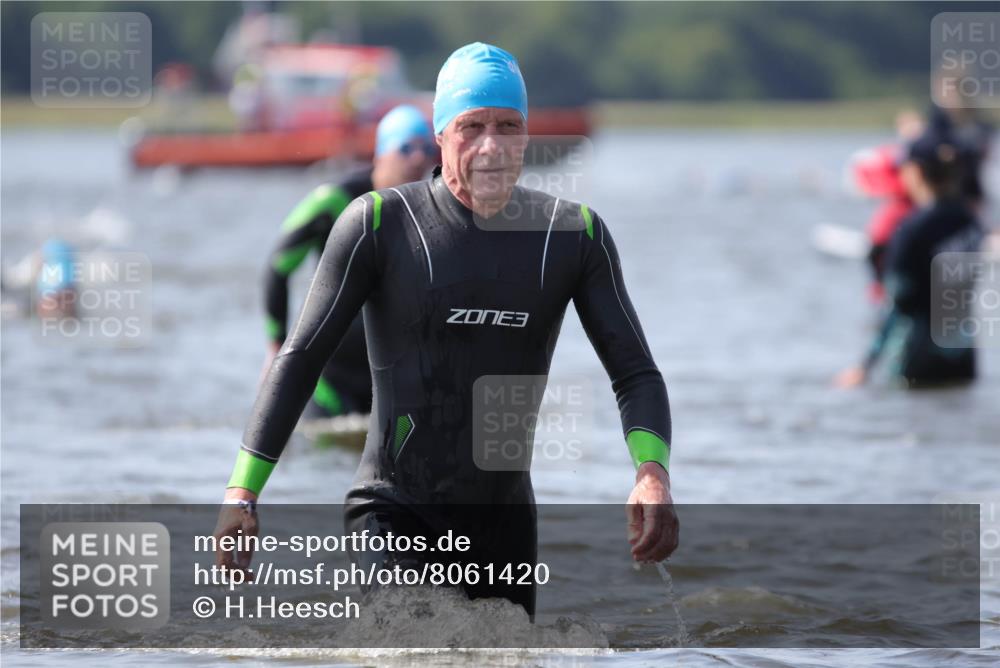 22.06.2025 - Viking Triathlon H.Heesch http://msf.ph/oto/8061420 22.06.2025 10:40:51 Schwimmen 59, 153, 235, 266, 361, 389, 397, 462, 530 meine-sportfotos.de