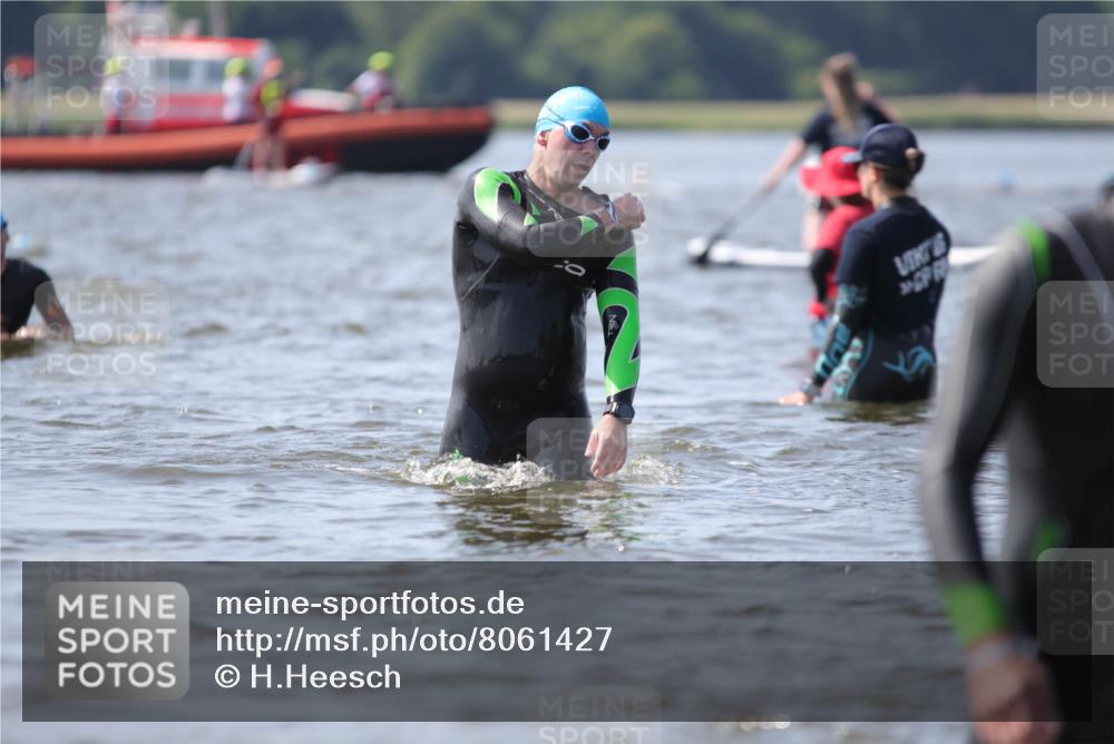 22.06.2025 - Viking Triathlon H.Heesch http://msf.ph/oto/8061427 22.06.2025 10:40:54 Schwimmen 59, 153, 266, 389, 397, 462, 496, 530 meine-sportfotos.de
