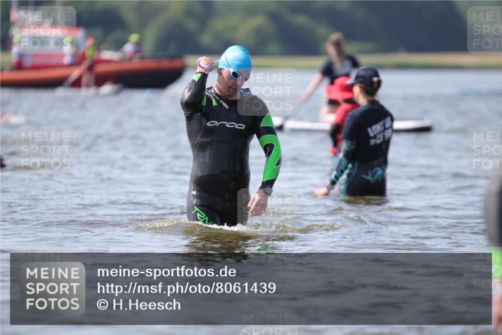 22.06.2025 - Viking Triathlon H.Heesch http://msf.ph/oto/8061439 22.06.2025 10:40:54 Schwimmen 59, 153, 266, 389, 397, 462, 496, 530 meine-sportfotos.de