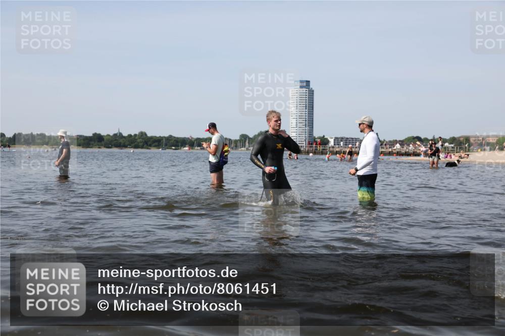 22.06.2025 - Viking Triathlon Michael Strokosch http://msf.ph/oto/8061451 22.06.2025 10:46:13 Schwimmen 121, 144, 213, 217, 225, 342, 406, 525, 647 meine-sportfotos.de