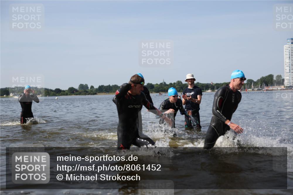 22.06.2025 - Viking Triathlon Michael Strokosch http://msf.ph/oto/8061452 22.06.2025 10:25:45 Schwimmen 2, 10, 420, 455, 485, 544, 557 meine-sportfotos.de