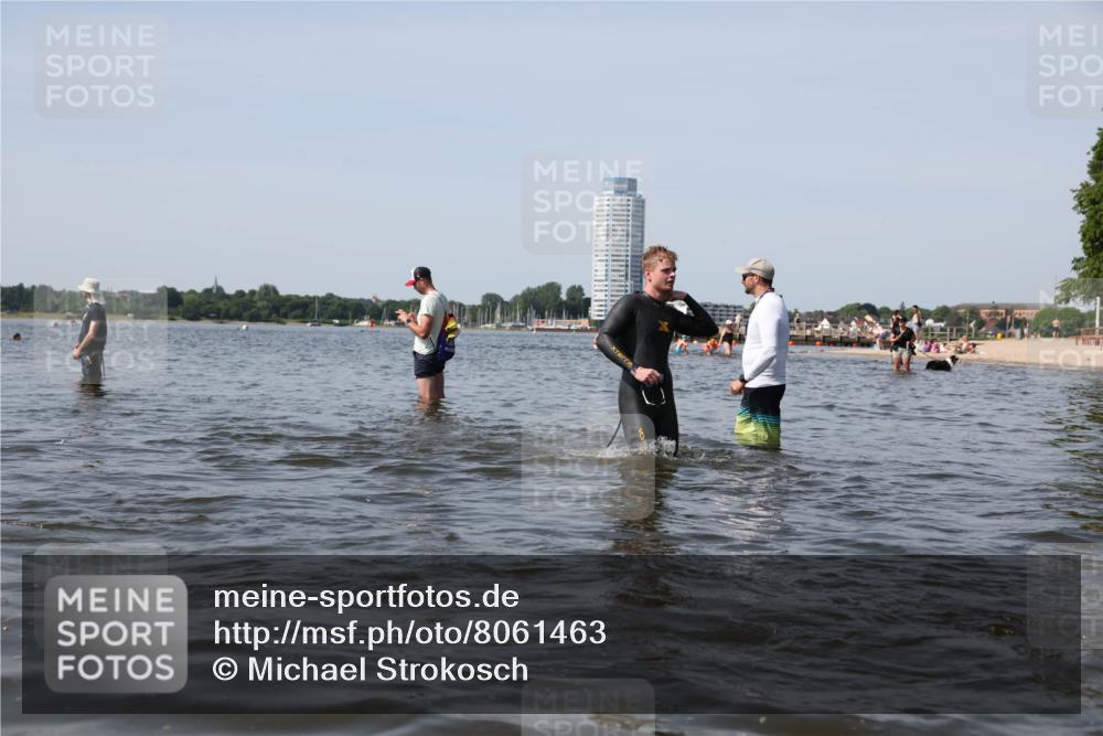 22.06.2025 - Viking Triathlon Michael Strokosch http://msf.ph/oto/8061463 22.06.2025 10:46:14 Schwimmen 121, 144, 213, 217, 225, 406, 525, 647 meine-sportfotos.de