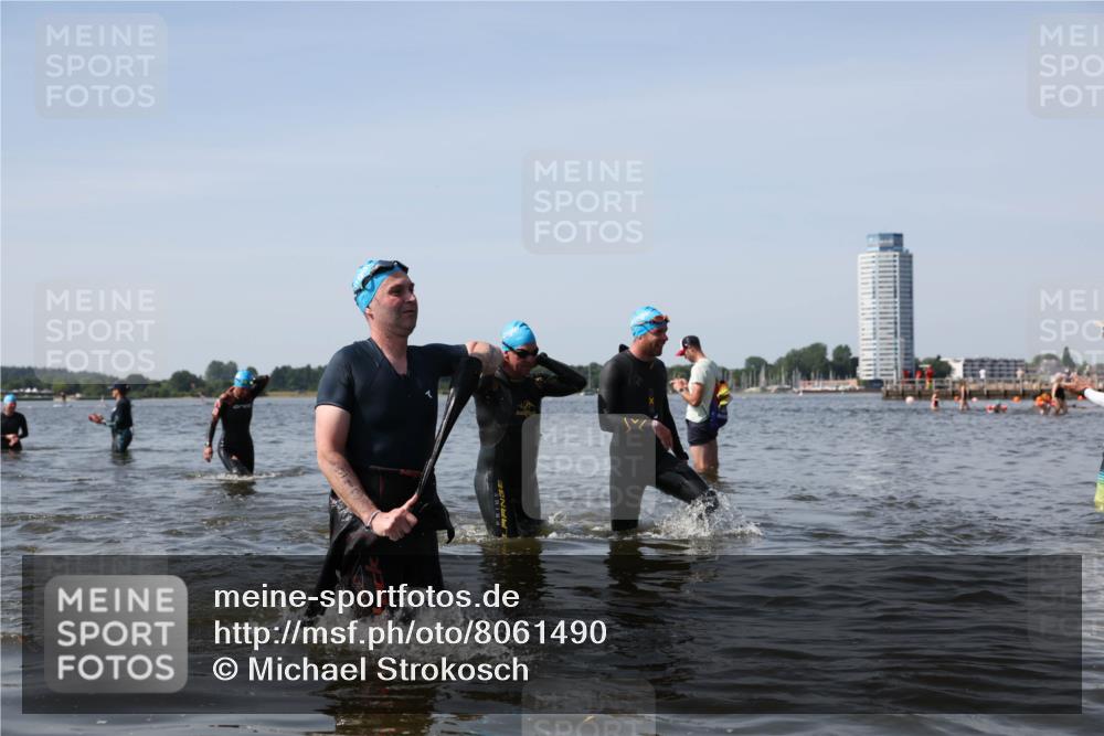 22.06.2025 - Viking Triathlon Michael Strokosch http://msf.ph/oto/8061490 22.06.2025 10:46:19 Schwimmen 121, 144, 213, 225, 406, 647 meine-sportfotos.de
