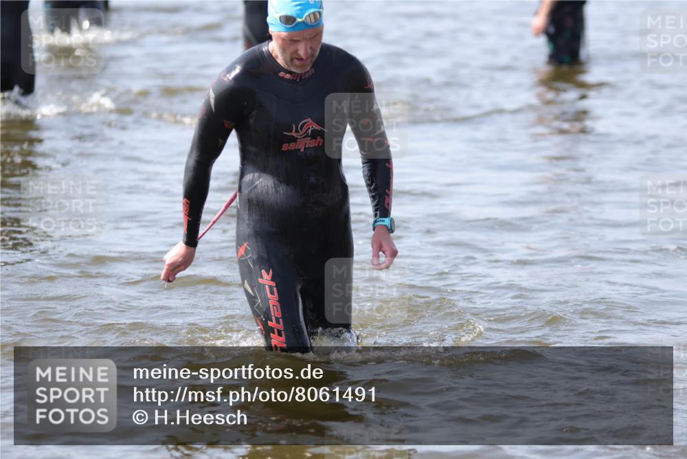 22.06.2025 - Viking Triathlon H.Heesch http://msf.ph/oto/8061491 22.06.2025 10:41:18 Schwimmen 54, 94, 314, 376, 390, 631 meine-sportfotos.de