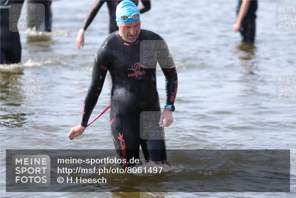 22.06.2025 - Viking Triathlon H.Heesch http://msf.ph/oto/8061497 22.06.2025 10:41:18 Schwimmen 54, 94, 314, 376, 390, 631 meine-sportfotos.de