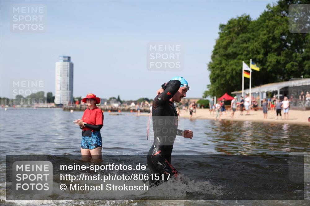 22.06.2025 - Viking Triathlon Michael Strokosch http://msf.ph/oto/8061517 22.06.2025 10:25:50 Schwimmen 10, 49, 420, 455, 485, 544, 557, 642 meine-sportfotos.de