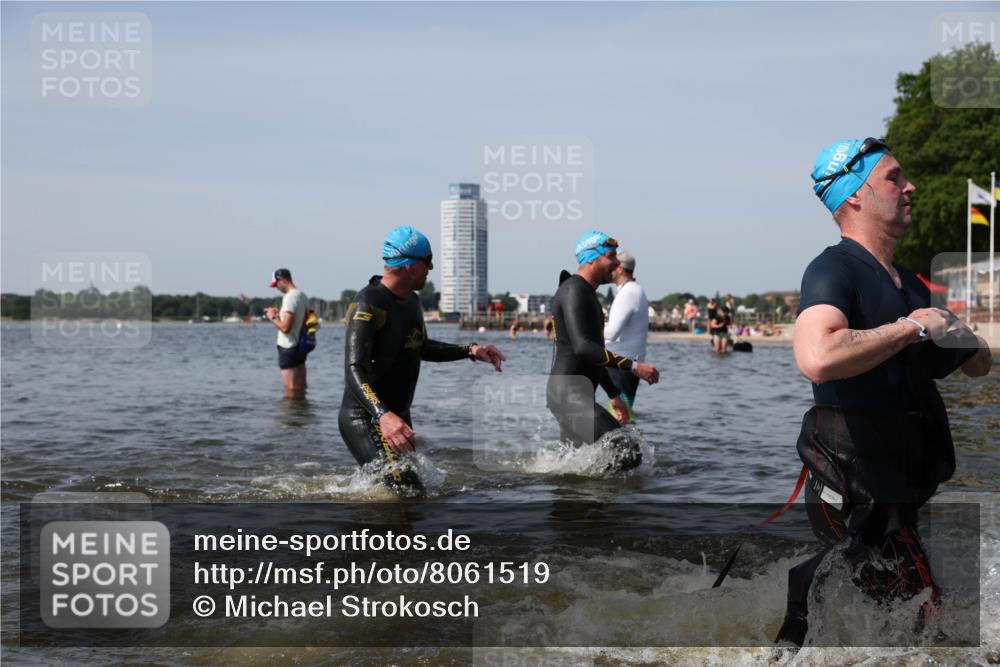 22.06.2025 - Viking Triathlon Michael Strokosch http://msf.ph/oto/8061519 22.06.2025 10:46:21 Schwimmen 60, 121, 144, 213, 225, 406 meine-sportfotos.de