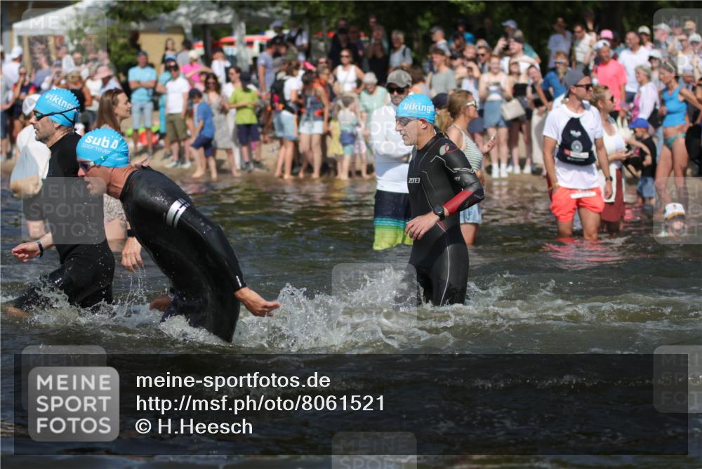22.06.2025 - Viking Triathlon H.Heesch http://msf.ph/oto/8061521 22.06.2025 10:04:09 Schwimmen 156, 199, 240, 313, 315, 351, 370, 448, 474, 529, 614, 657 meine-sportfotos.de