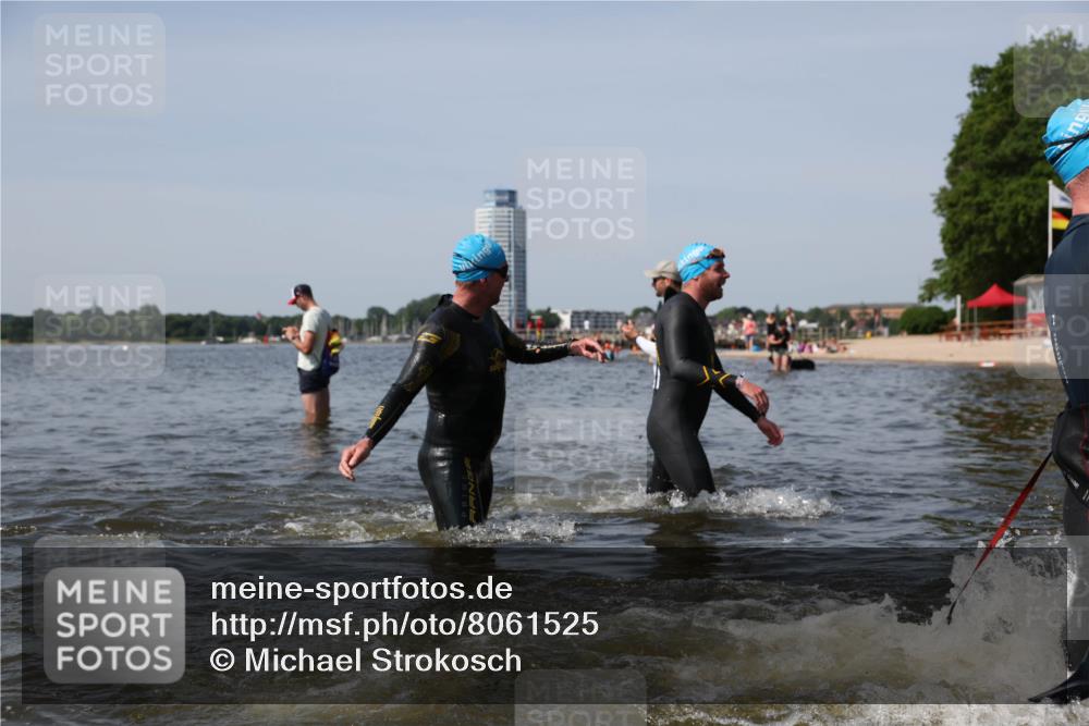 22.06.2025 - Viking Triathlon Michael Strokosch http://msf.ph/oto/8061525 22.06.2025 10:46:21 Schwimmen 60, 121, 144, 213, 225, 406 meine-sportfotos.de
