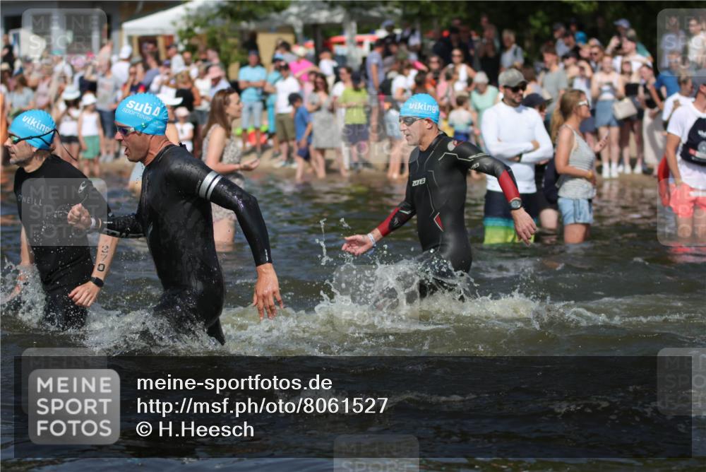 22.06.2025 - Viking Triathlon H.Heesch http://msf.ph/oto/8061527 22.06.2025 10:04:09 Schwimmen 156, 199, 240, 313, 315, 351, 370, 448, 474, 529, 614, 657 meine-sportfotos.de