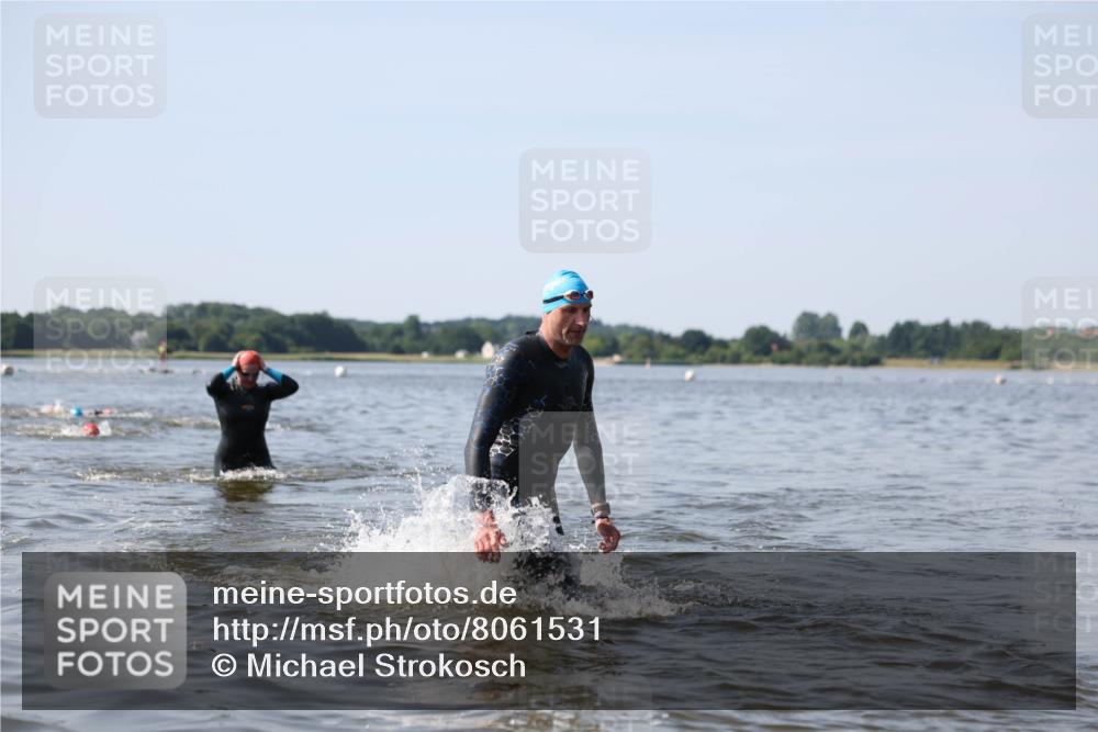 22.06.2025 - Viking Triathlon Michael Strokosch http://msf.ph/oto/8061531 22.06.2025 10:25:54 Schwimmen 10, 49, 455, 485, 544, 557, 642 meine-sportfotos.de
