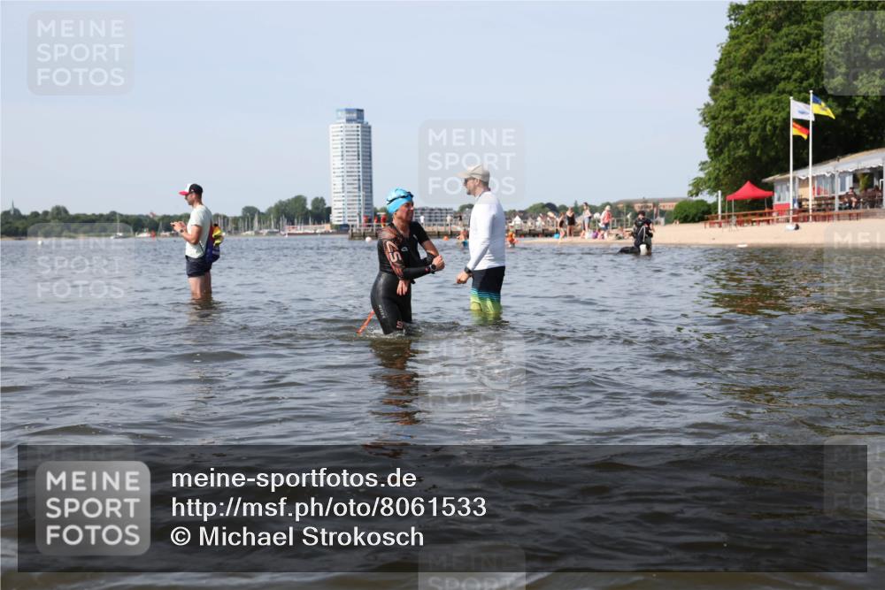 22.06.2025 - Viking Triathlon Michael Strokosch http://msf.ph/oto/8061533 22.06.2025 10:46:26 Schwimmen 60, 121, 213, 225, 333, 406 meine-sportfotos.de