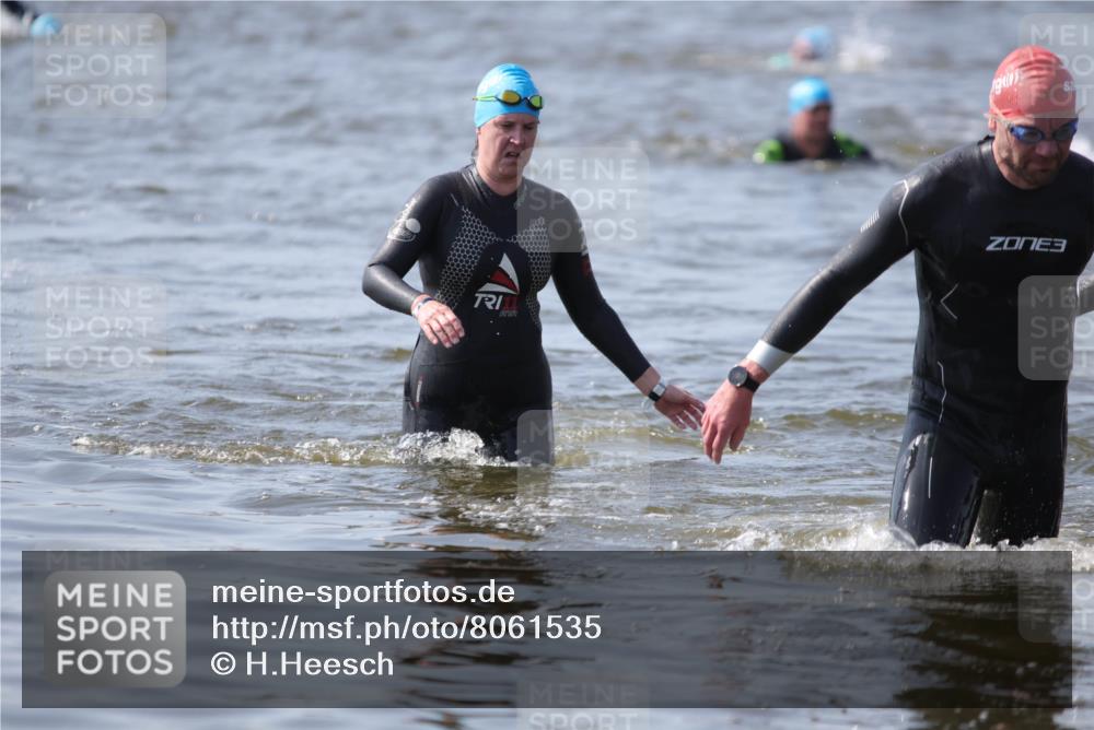 22.06.2025 - Viking Triathlon H.Heesch http://msf.ph/oto/8061535 22.06.2025 10:41:36 Schwimmen 54, 58, 142, 194, 220, 221, 505, 625, 629 meine-sportfotos.de