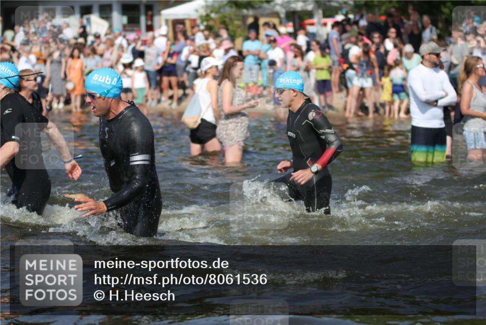 22.06.2025 - Viking Triathlon H.Heesch http://msf.ph/oto/8061536 22.06.2025 10:04:09 Schwimmen 156, 199, 240, 313, 315, 351, 370, 448, 474, 529, 614, 657 meine-sportfotos.de