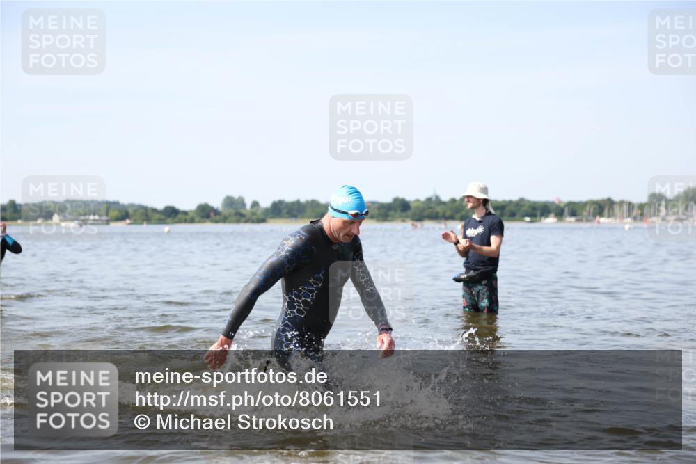 22.06.2025 - Viking Triathlon Michael Strokosch http://msf.ph/oto/8061551 22.06.2025 10:25:56 Schwimmen 10, 49, 455, 485, 557, 642 meine-sportfotos.de