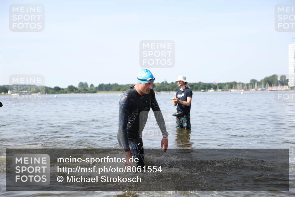 22.06.2025 - Viking Triathlon Michael Strokosch http://msf.ph/oto/8061554 22.06.2025 10:25:56 Schwimmen 10, 49, 455, 485, 557, 642 meine-sportfotos.de