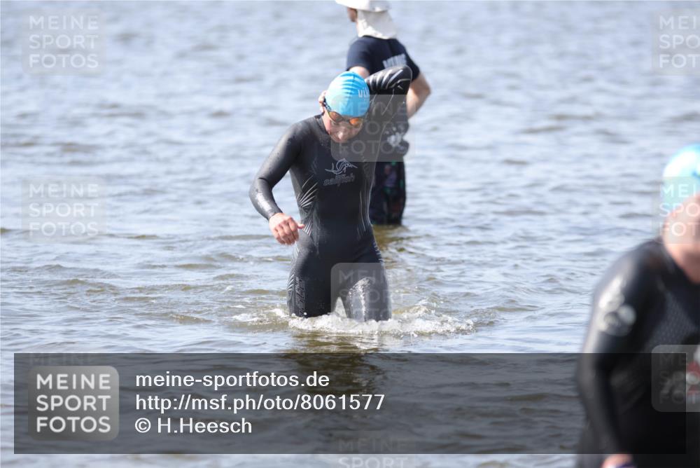 22.06.2025 - Viking Triathlon H.Heesch http://msf.ph/oto/8061577 22.06.2025 10:41:45 Schwimmen 58, 142, 194, 199, 220, 221, 625, 629 meine-sportfotos.de