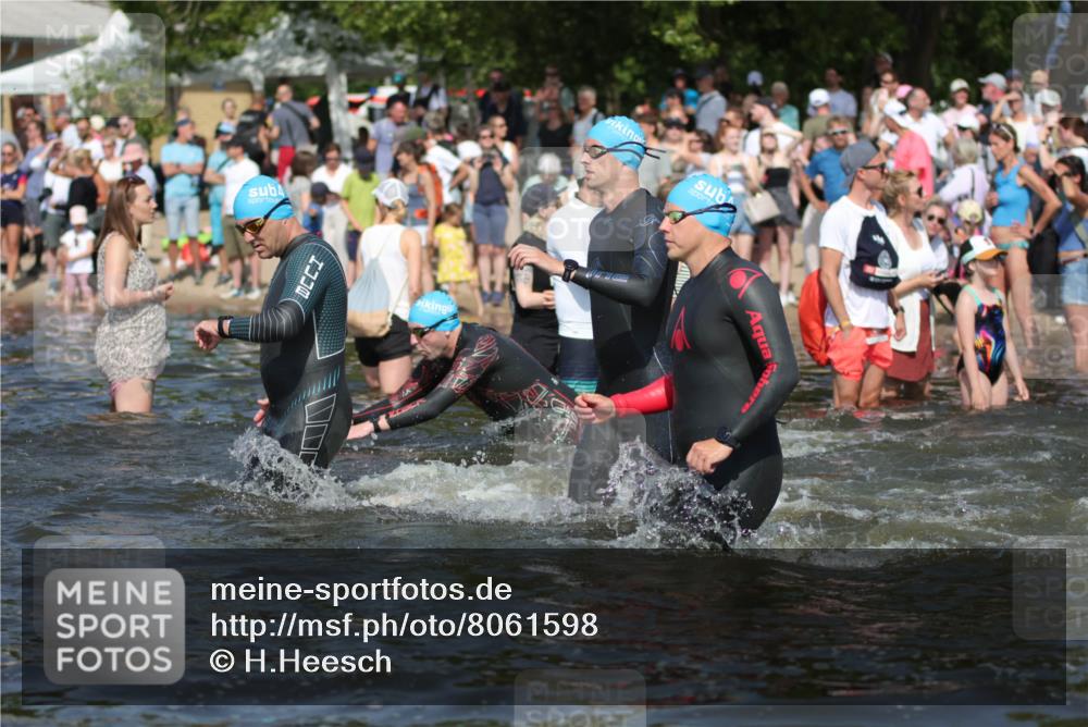 22.06.2025 - Viking Triathlon H.Heesch http://msf.ph/oto/8061598 22.06.2025 10:04:14 Schwimmen 141, 142, 156, 185, 199, 276, 351, 474, 493, 529 meine-sportfotos.de