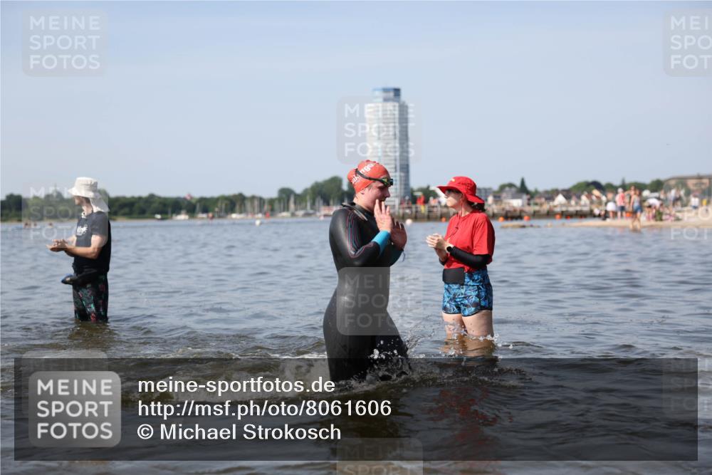 22.06.2025 - Viking Triathlon Michael Strokosch http://msf.ph/oto/8061606 22.06.2025 10:26:02 Schwimmen 9, 49, 617, 642 meine-sportfotos.de