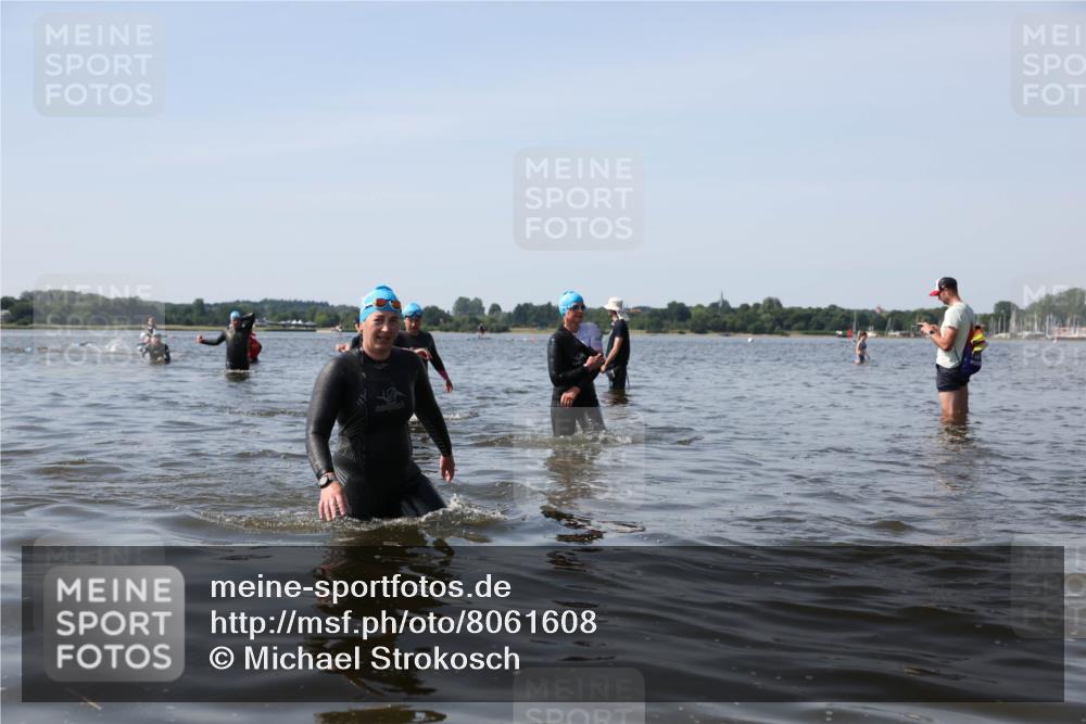 22.06.2025 - Viking Triathlon Michael Strokosch http://msf.ph/oto/8061608 22.06.2025 10:46:39 Schwimmen 60, 143, 206, 333, 479, 498, 515 meine-sportfotos.de